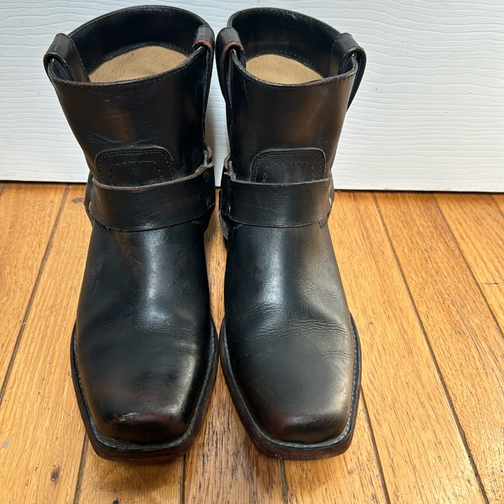 Frye Harness 8R